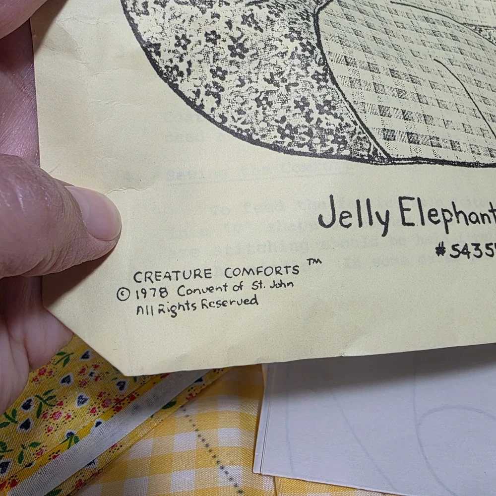 Creature Comforts Jelly Elephant Quilt Kit Nursery Yellow‎ Gingham Vintage 1978
